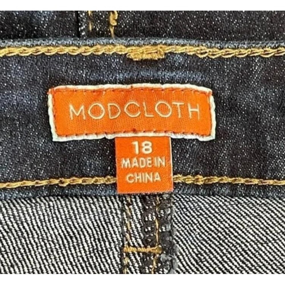 MODCLOTH Stretchy Dark Denim Plus Sz 18 Button Fly Cuffed Blue Jean Shorts - Picture 6 of 6